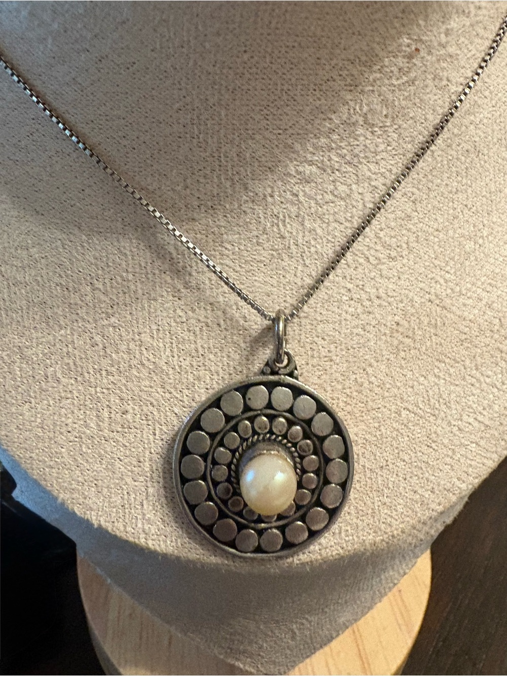 Sterling Silver Pearl Circle Pendant Necklace - White Pearl 30” long chain